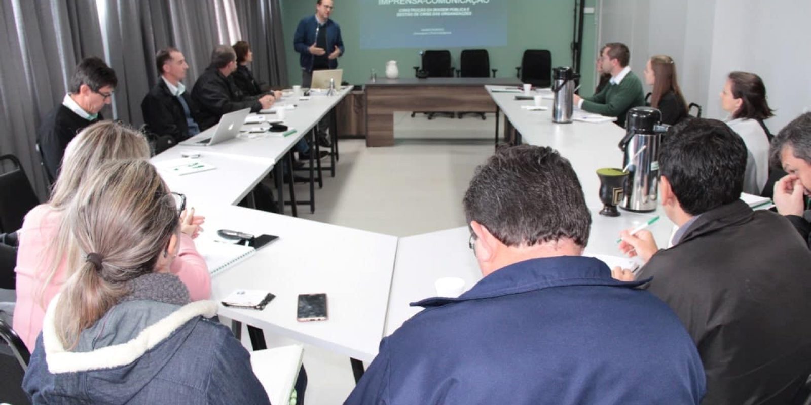 Palestra aborda a assessoria de imprensa na gestão de imagem das organizações-min